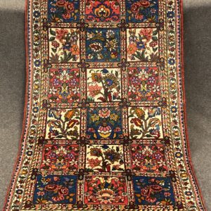 Tappeto Persiano Bakhtiari Semi antico 105 x 60 cm (venduto)